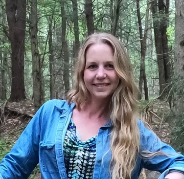 Heather practicing Pilasa